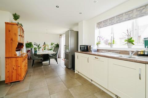 undefined, Nuthatch End, Didcot