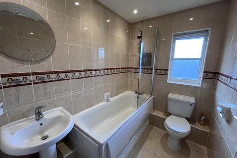2 bedroom apartment to rent, Chamberlain Drive, Wilmslow, Cheshire