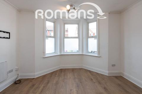1 bedroom flat to rent, St. Michaels Road, Aldershot, Hampshire, GU12