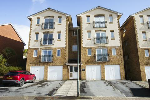 2 bedroom flat for sale, Trelissick Road, Paignton TQ3