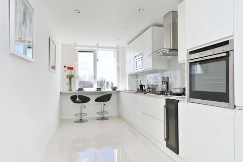 2 bedroom flat for sale, Cavendish House, Wellington Road NW8