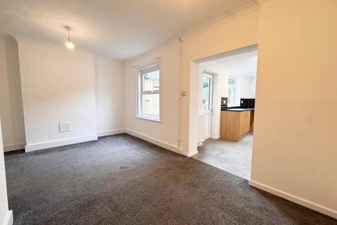 3 bedroom terraced house to rent, 57 Hastings Avenue, Margate, Kent, CT9