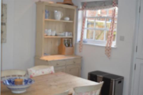 2 bedroom end of terrace house to rent, High Street, Southwold IP18