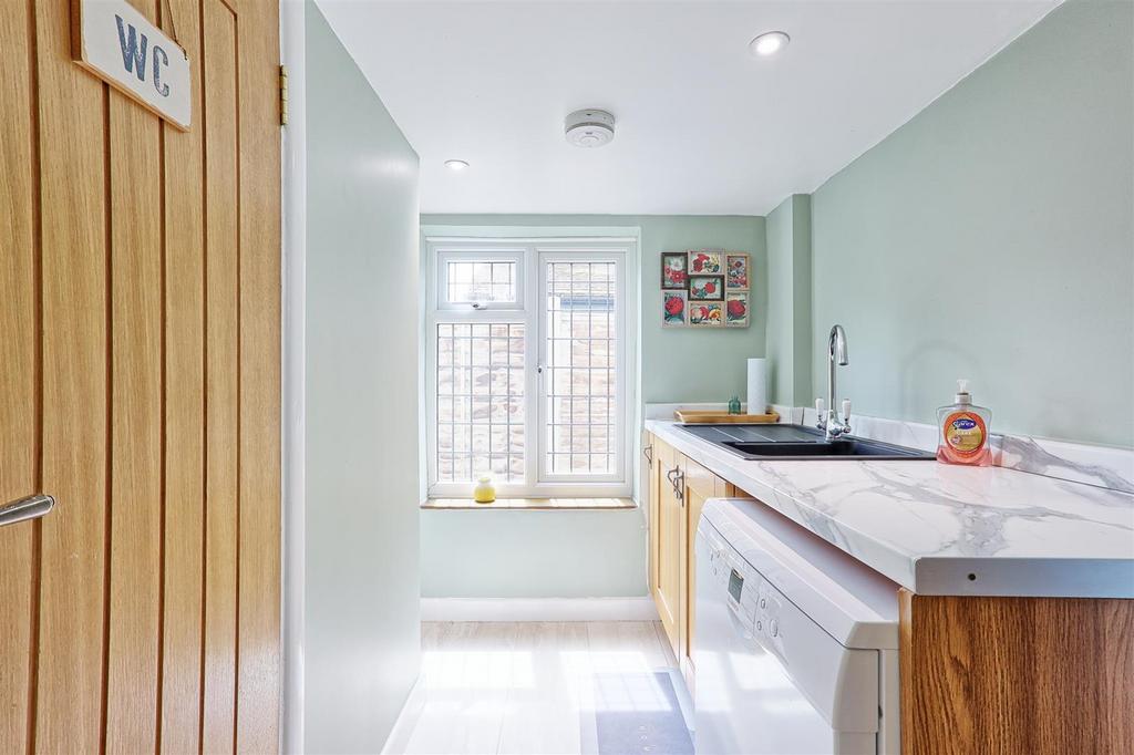 IMG 3491 2 3 easy HDR-interior3.jpg