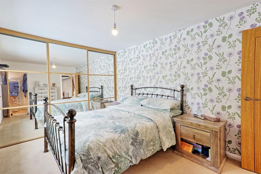 IMG 3450 1 2 easy HDR-interior3.jpg