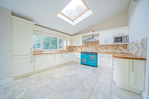 4 bedroom semi-detached house for sale, Streetsbrook Road, Solihull, B91
