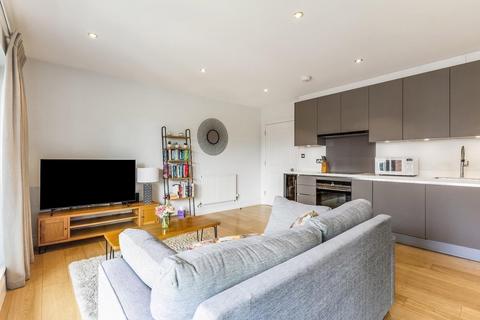 2 bedroom flat for sale, Triangle Place, Clapham, London, SW4