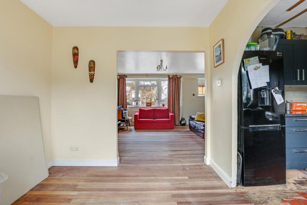 13-dfdc JHProp World - 6 Thakeham Close - 16.jpg