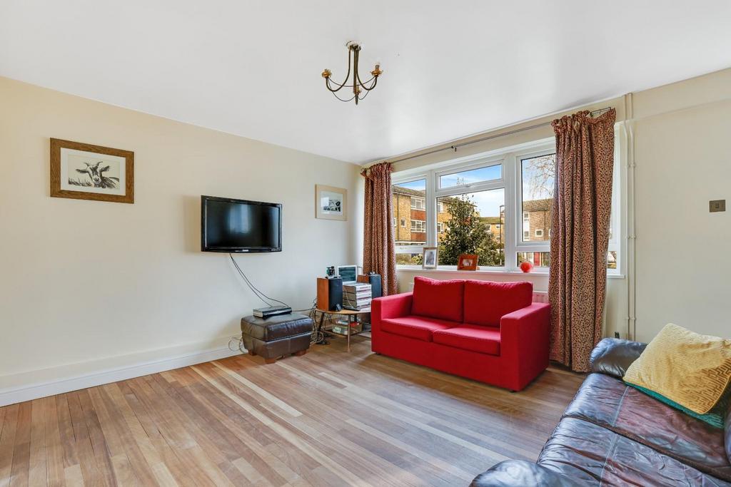 08-7758 JHProp World - 6 Thakeham Close - 1.jpg