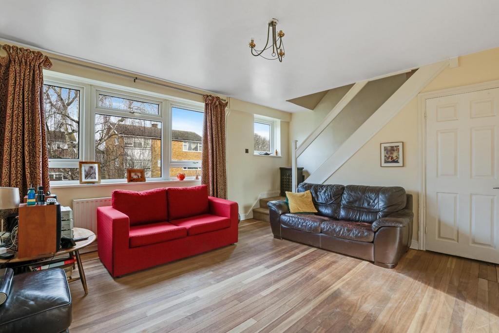 10-1a1e JHProp World - 6 Thakeham Close - 7.jpg