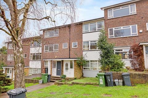 Thakeham Close, London