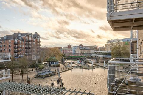 2 bedroom flat to rent, Jessops Wharf, Brentford, TW8