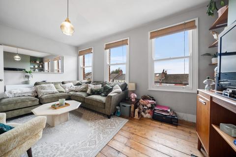 2 bedroom flat to rent, Mount Pleasant Road, London N17