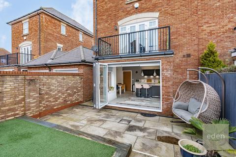 4 bedroom semi-detached house for sale, Tower View, Kings Hill, ME19