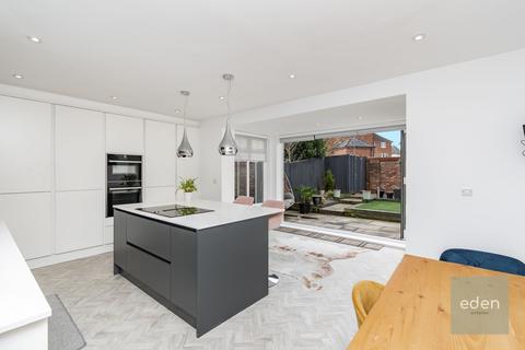 4 bedroom semi-detached house for sale, Tower View, Kings Hill, ME19