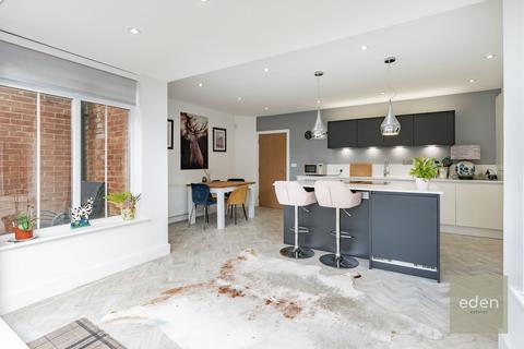 4 bedroom semi-detached house for sale, Tower View, Kings Hill, ME19