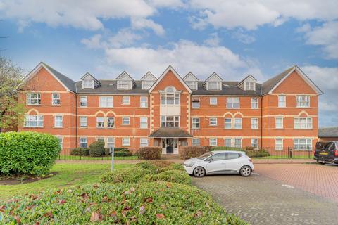 2 bedroom flat for sale, Cobham Close, Enfield, EN1