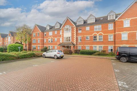 2 bedroom flat for sale, Cobham Close, Enfield, EN1