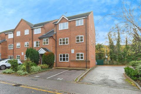 Hilda Wharf, Aylesbury