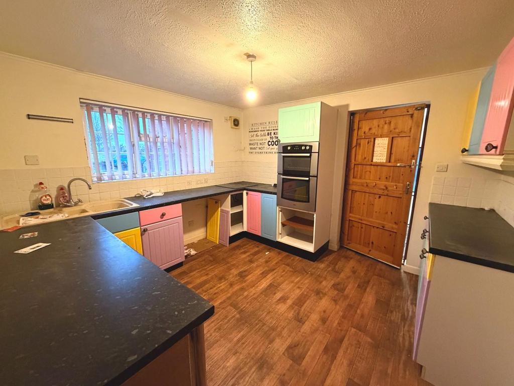 Annnexe Kitchen.jpeg