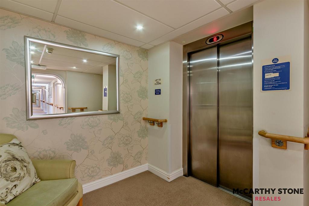 8594179-interior18-800.JPG
