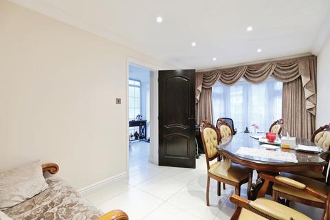 5 bedroom detached house for sale, Blackley Close, Watford