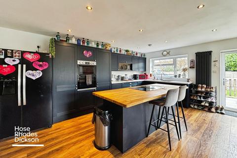 4 bedroom bungalow for sale, Avenue Road, Sandown, Isle of Wight