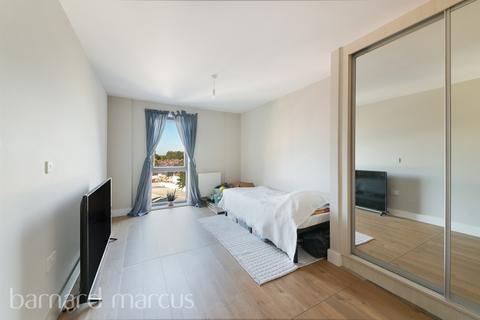 2 bedroom flat for sale, High Street, Sutton