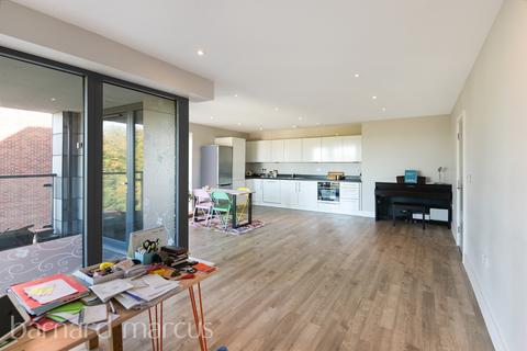 2 bedroom flat for sale, High Street, Sutton