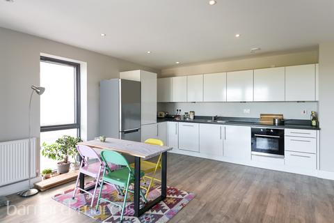 2 bedroom flat for sale, High Street, Sutton