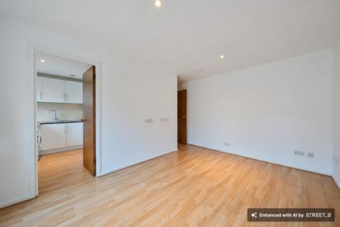 Studio to rent, Westcott Road, London, SE17