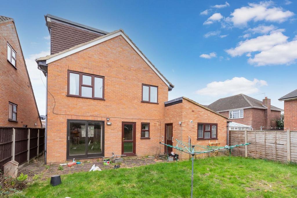Detached house exterior, garden