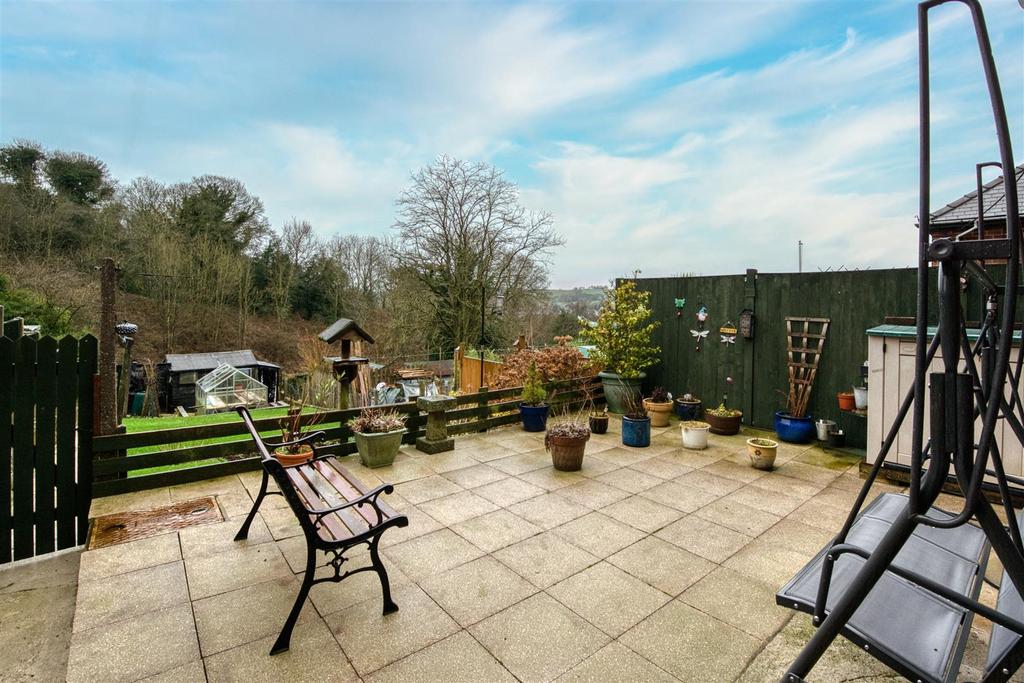 Garden - dining patio.jpg