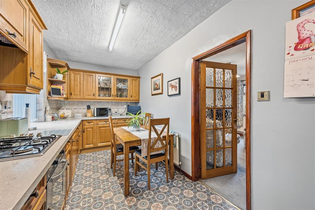Dining Area to Sitting Room.jpg