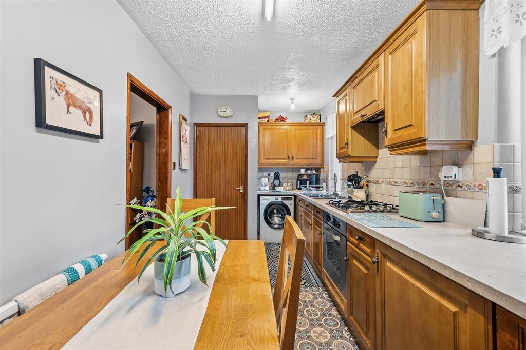 Dining Area to Kitchen.jpg