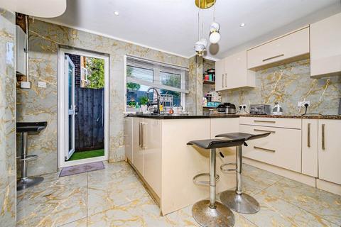 4 bedroom semi-detached house for sale, Woods Avenue, Hatfield
