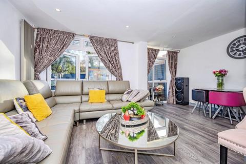 4 bedroom semi-detached house for sale, Woods Avenue, Hatfield