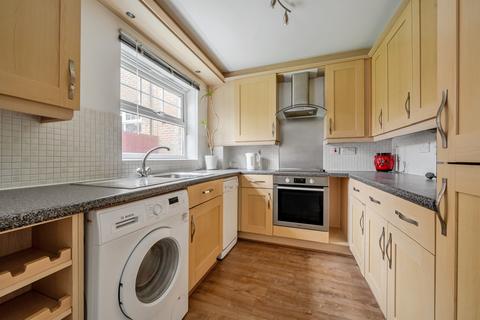 2 bedroom ground floor flat for sale, Lancaster Road, Barnet