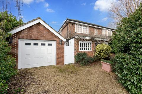3 bedroom detached house for sale, Bracken Path, Epsom
