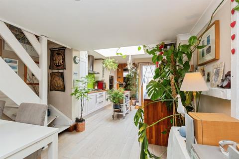 2 bedroom cottage for sale, Aylesbury Road, Aston Clinton, AYLESBURY