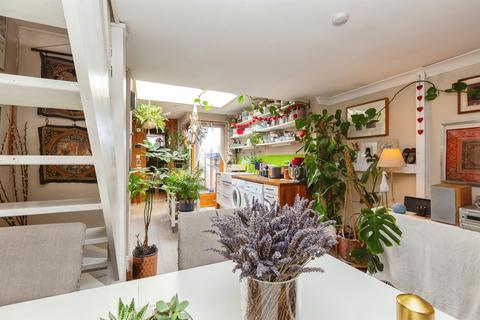 2 bedroom cottage for sale, Aylesbury Road, Aston Clinton, AYLESBURY