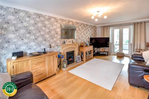 4 bedroom detached house for sale, Brayton Drive, Balby, Doncaster
