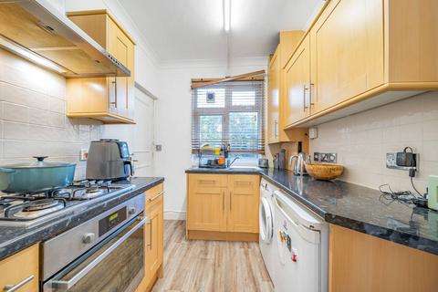 2 bedroom flat for sale, Balham High Road, Tooting Bec, London, SW17