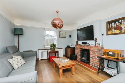 3 bedroom end of terrace house for sale, Malthouse Cottages, Dereham