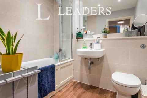 1 bedroom flat to rent, Canalside, RH1