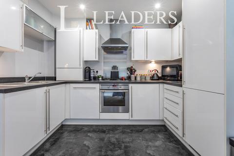 1 bedroom flat to rent, Canalside, RH1