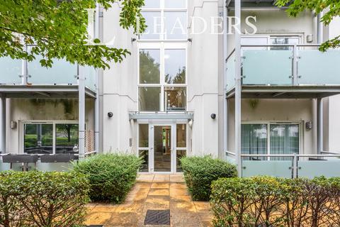 1 bedroom flat to rent, Canalside, RH1