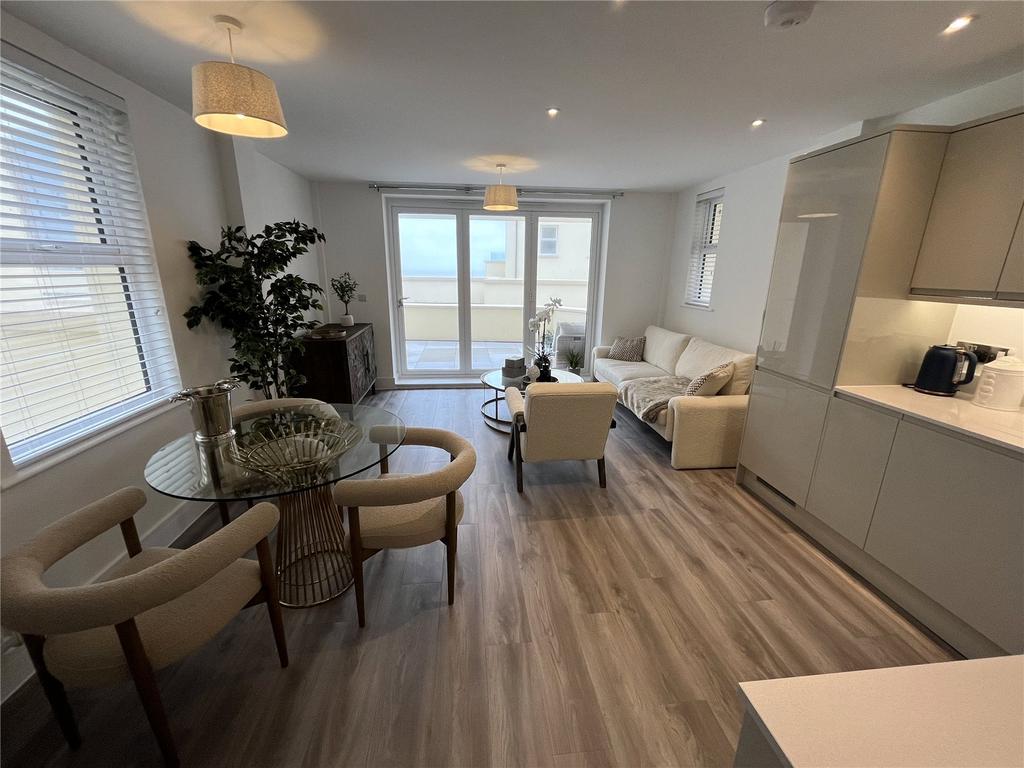 Lounge/Kitchen