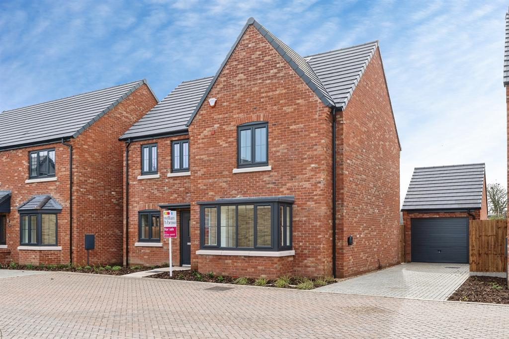 4 bedroom detached house for sale