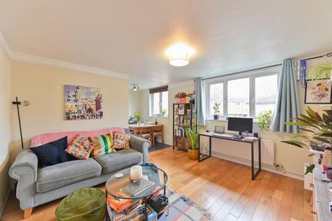 1 bedroom flat for sale, Plover House, Brixton Road, Oval, London, SW9